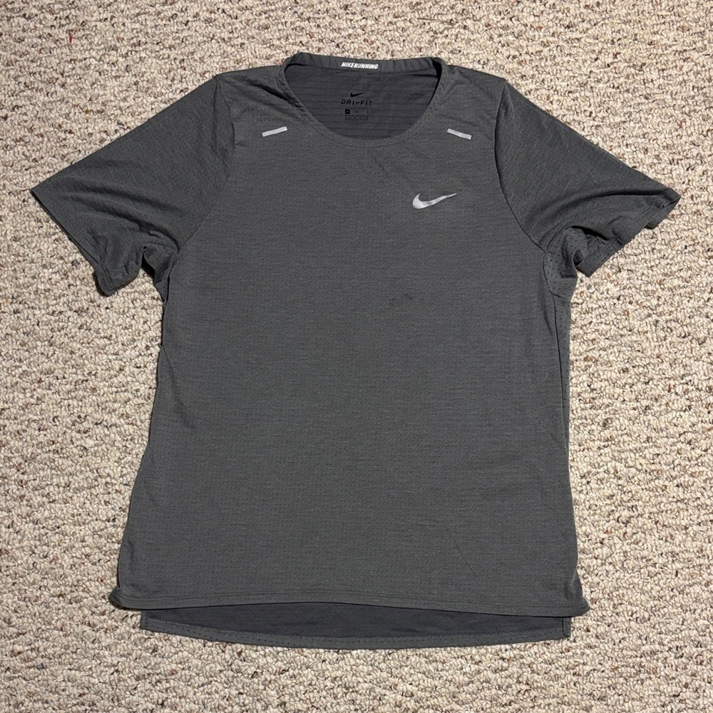 Nike Gray Short Sleeve Performance Tee